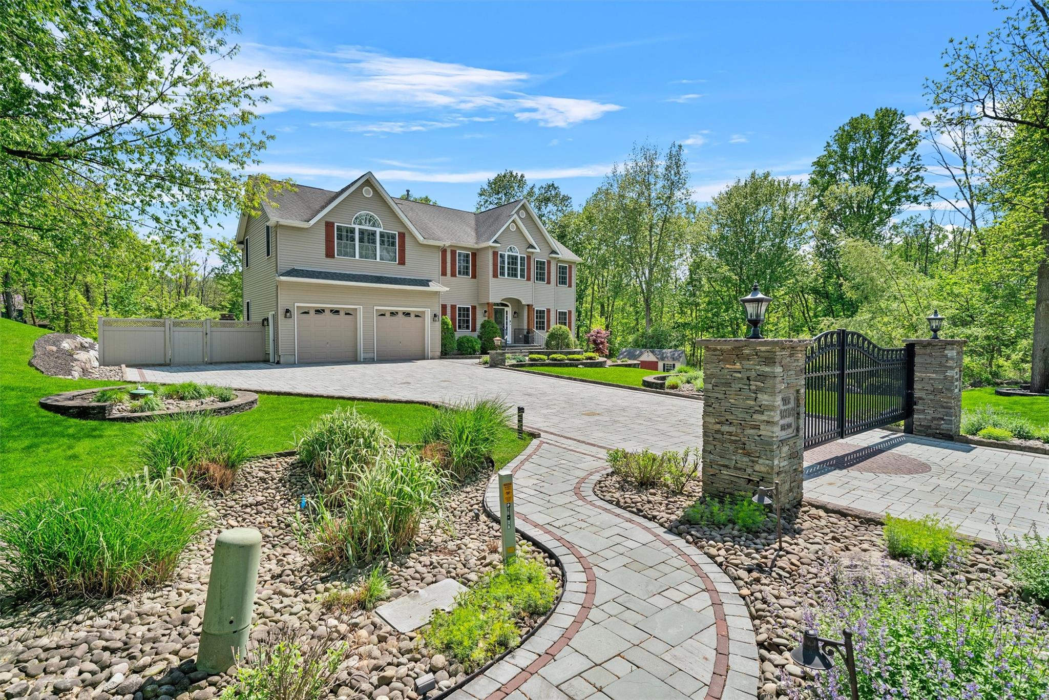 7 Stonewall Court, Warwick, New York image 2