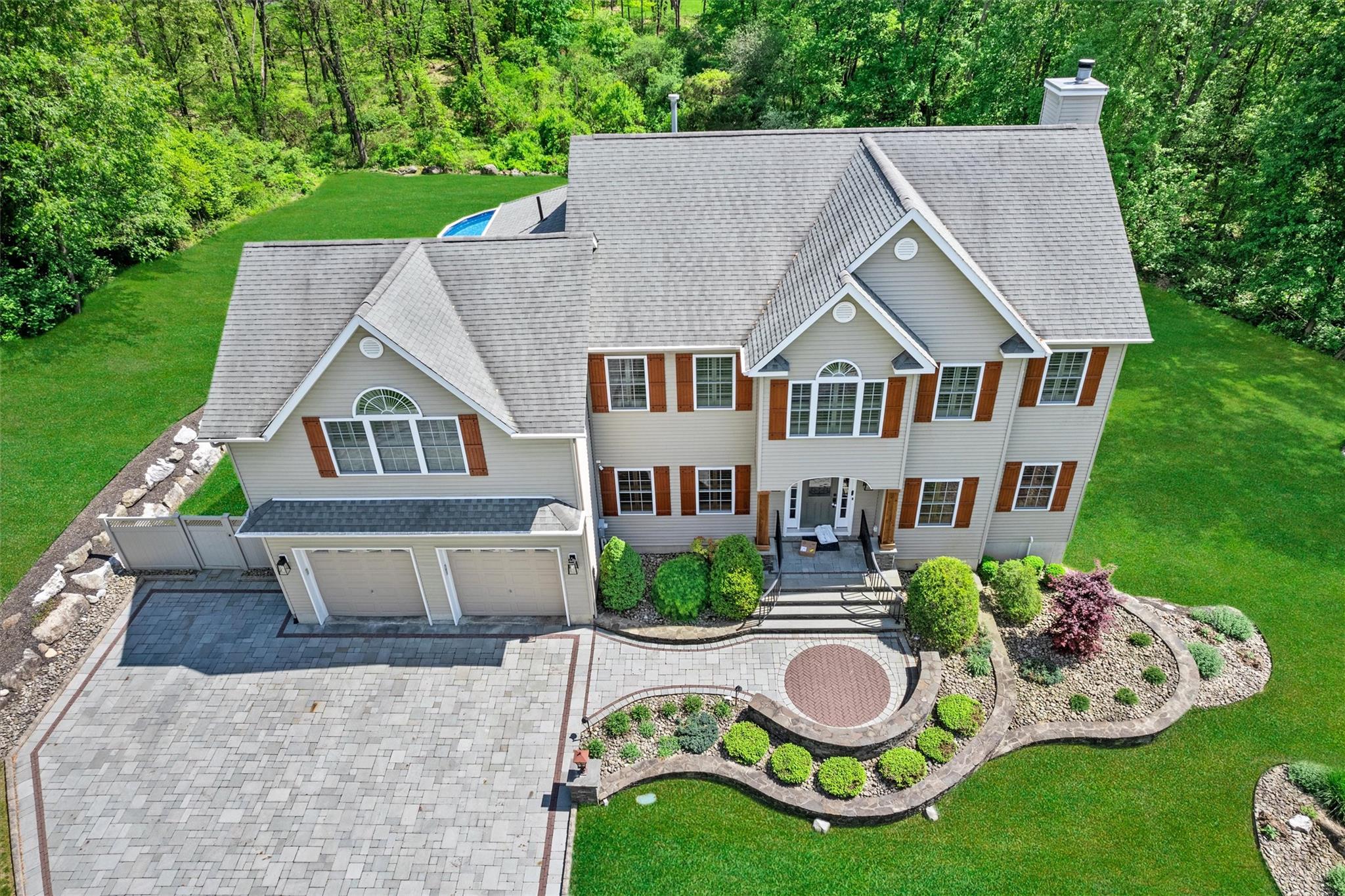 7 Stonewall Court, Warwick, New York image 1