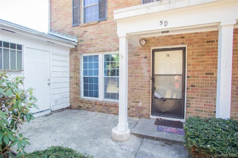 Homes For Rent - 5 Ethan Allen Court<br/> Suffolk County, Ridge, NY 11961