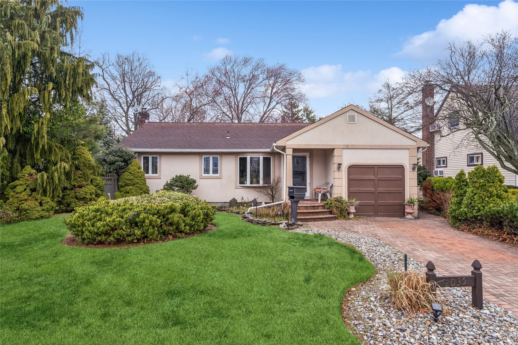 2035 Seaford Avenue, Seaford, New York image 1