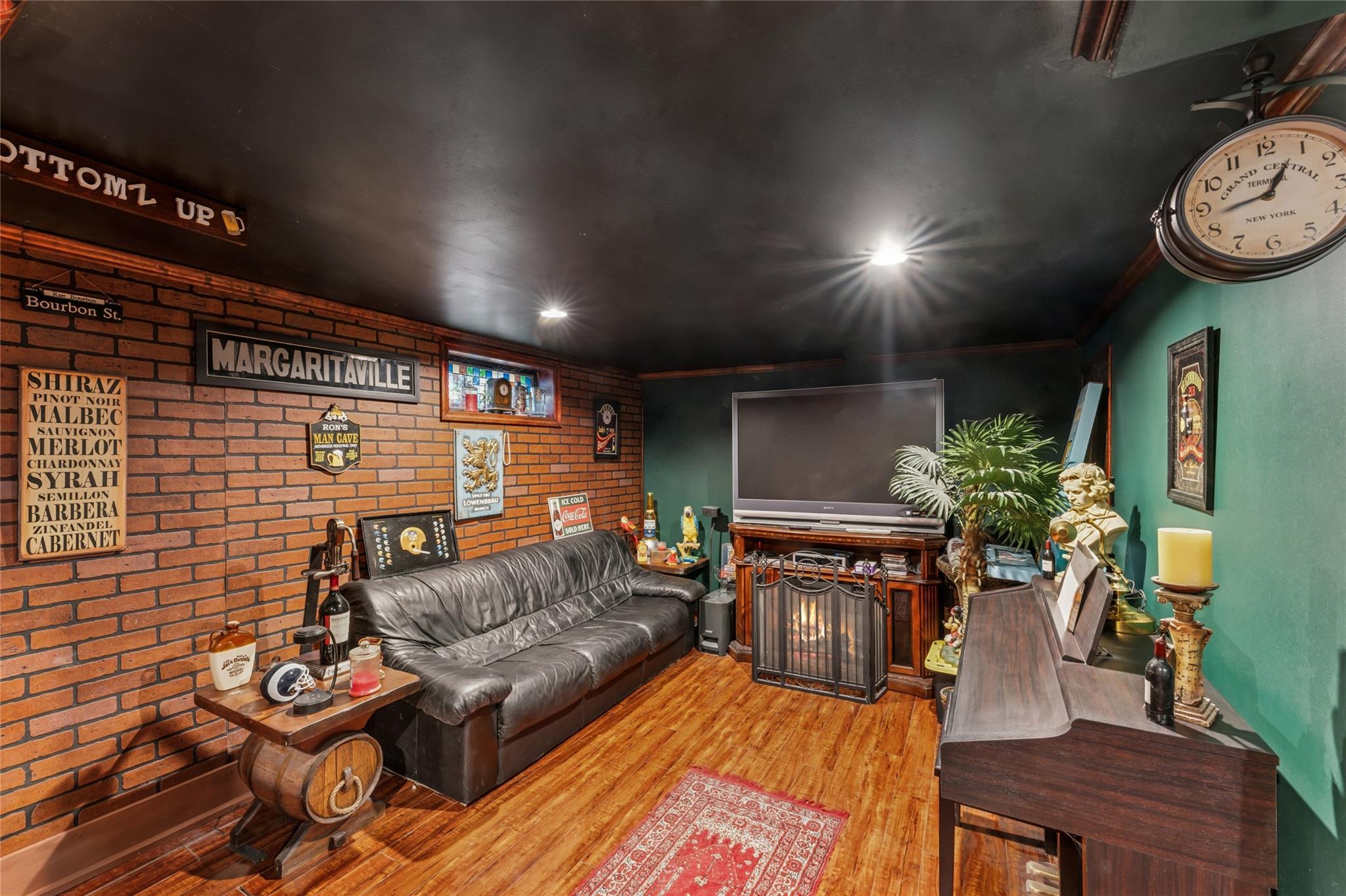 2035 Seaford Avenue, Seaford, New York image 13