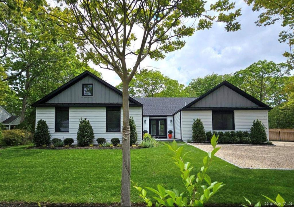 Photo of 10 Hampton Street, Westhampton Beach, NY 11978 (MLS # 965687)