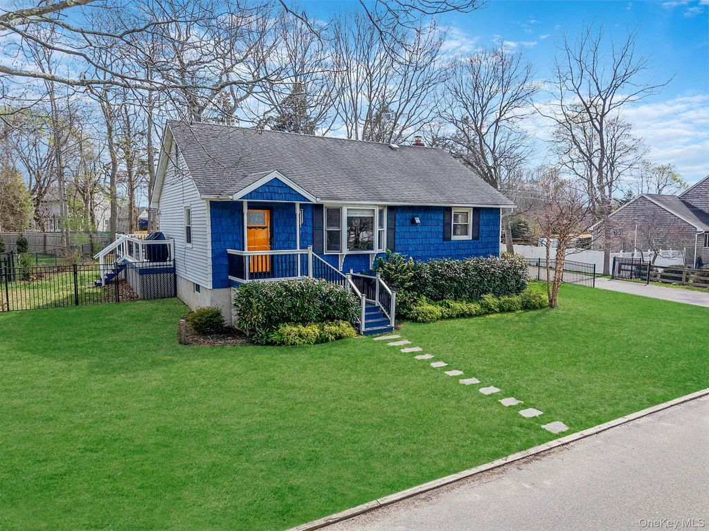 Photo of 30 Erving Avenue, East Patchogue, NY 11772 (MLS # 987682)