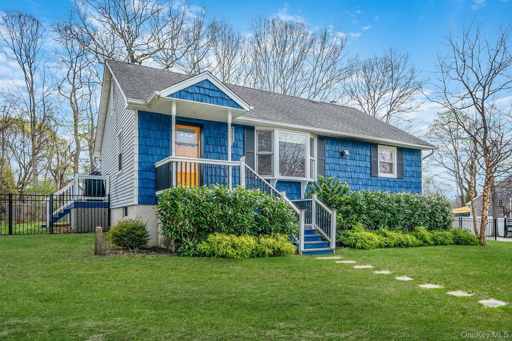 Photo of 30 Erving Avenue, East Patchogue, NY 11772 (MLS # 987682)