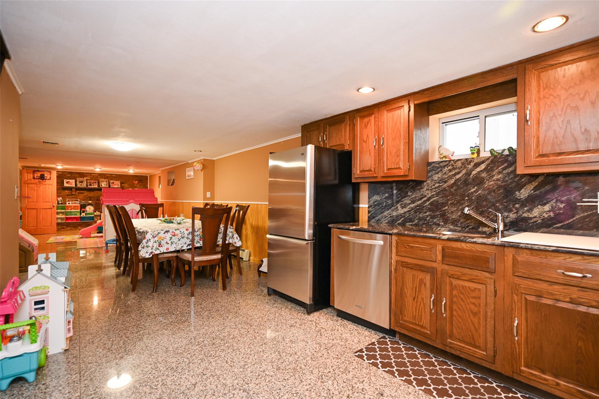 14-85 166 Street, Whitestone, New York image 17