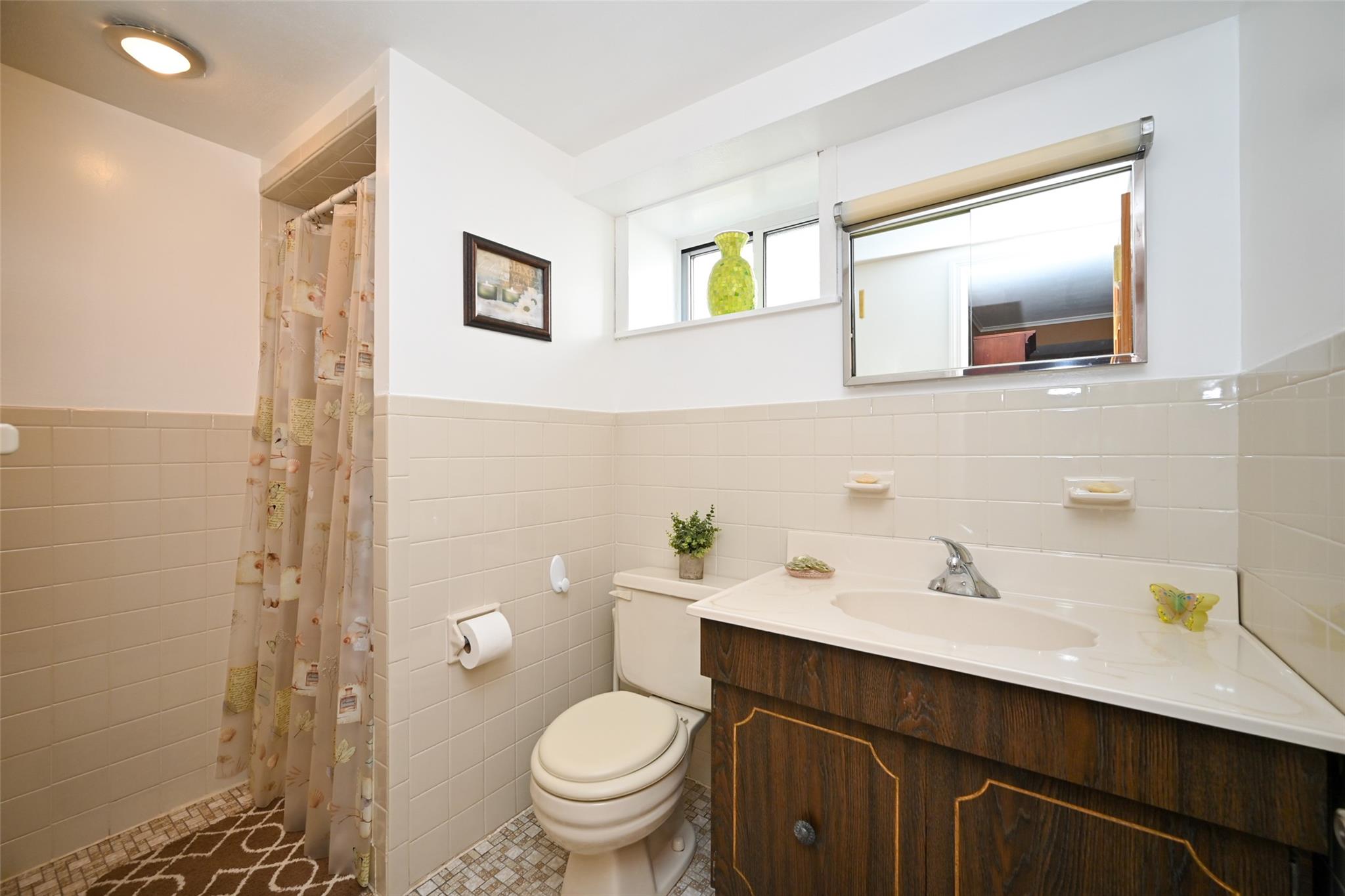 14-85 166 Street, Whitestone, New York image 20
