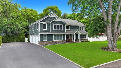 Homes For Sale - 269 Southport Street<br/> Ronkonkoma, NY 11779