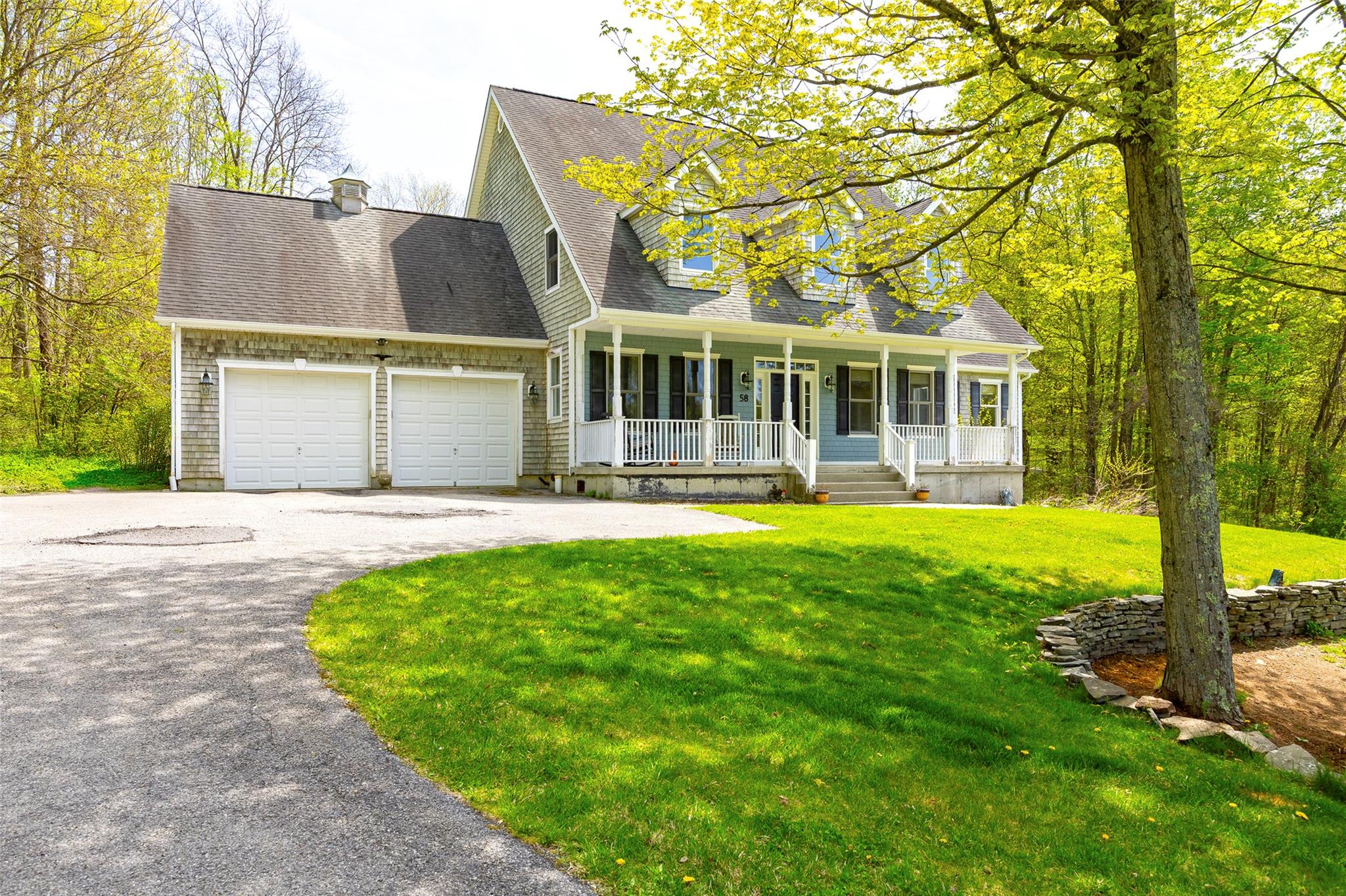 Travis Road, Hyde Park, New York - 3 Bedrooms  
3 Bathrooms  
8 Rooms - 