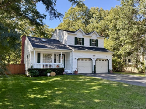 Photo of 345 Auborn Avenue, Shirley, NY 11967 (MLS # 1063893)