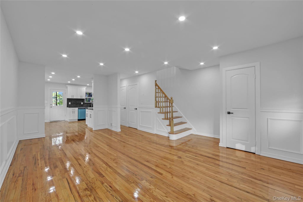 Photo of 931 E 232nd Street, Bronx, NY 10466 (MLS # 1051431)