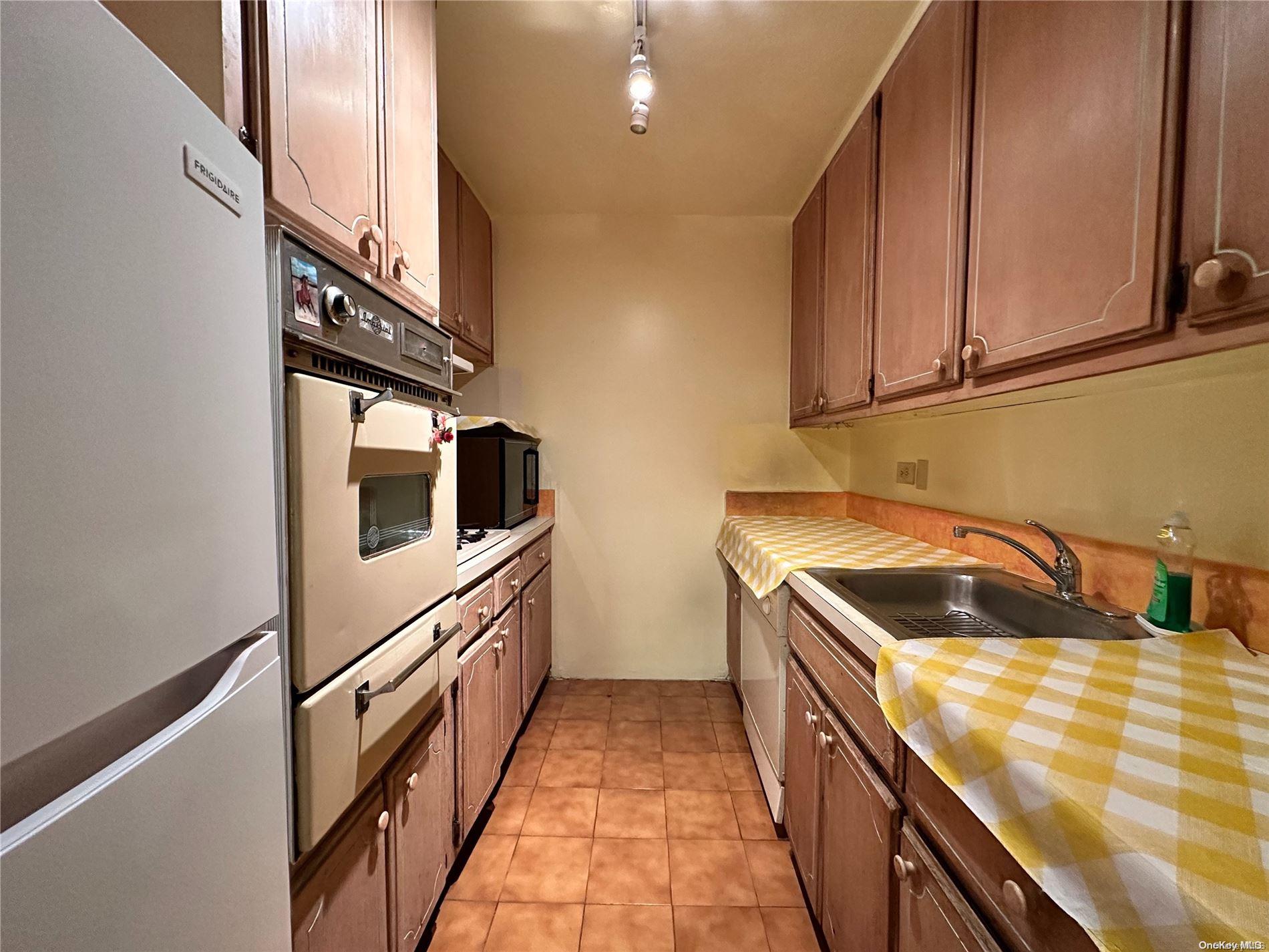 102-30 66th Road #1H, Forest Hills, New York image 13