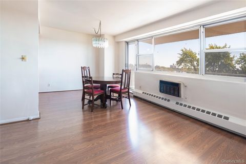 Photo of 52-30 39th Drive Dr #7F, Woodside, NY 11377 (MLS # 922457)