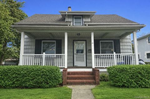 23 S Bayles Avenue Port Washington NY 11050