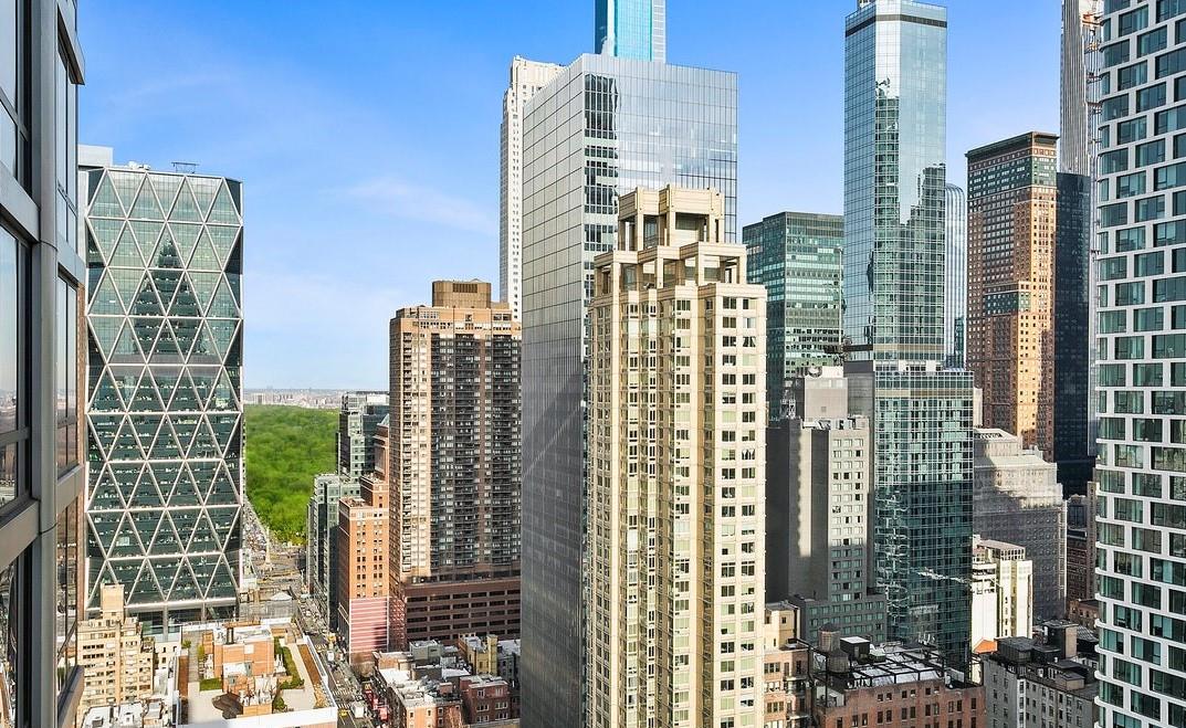 310 W 52 Street 35A