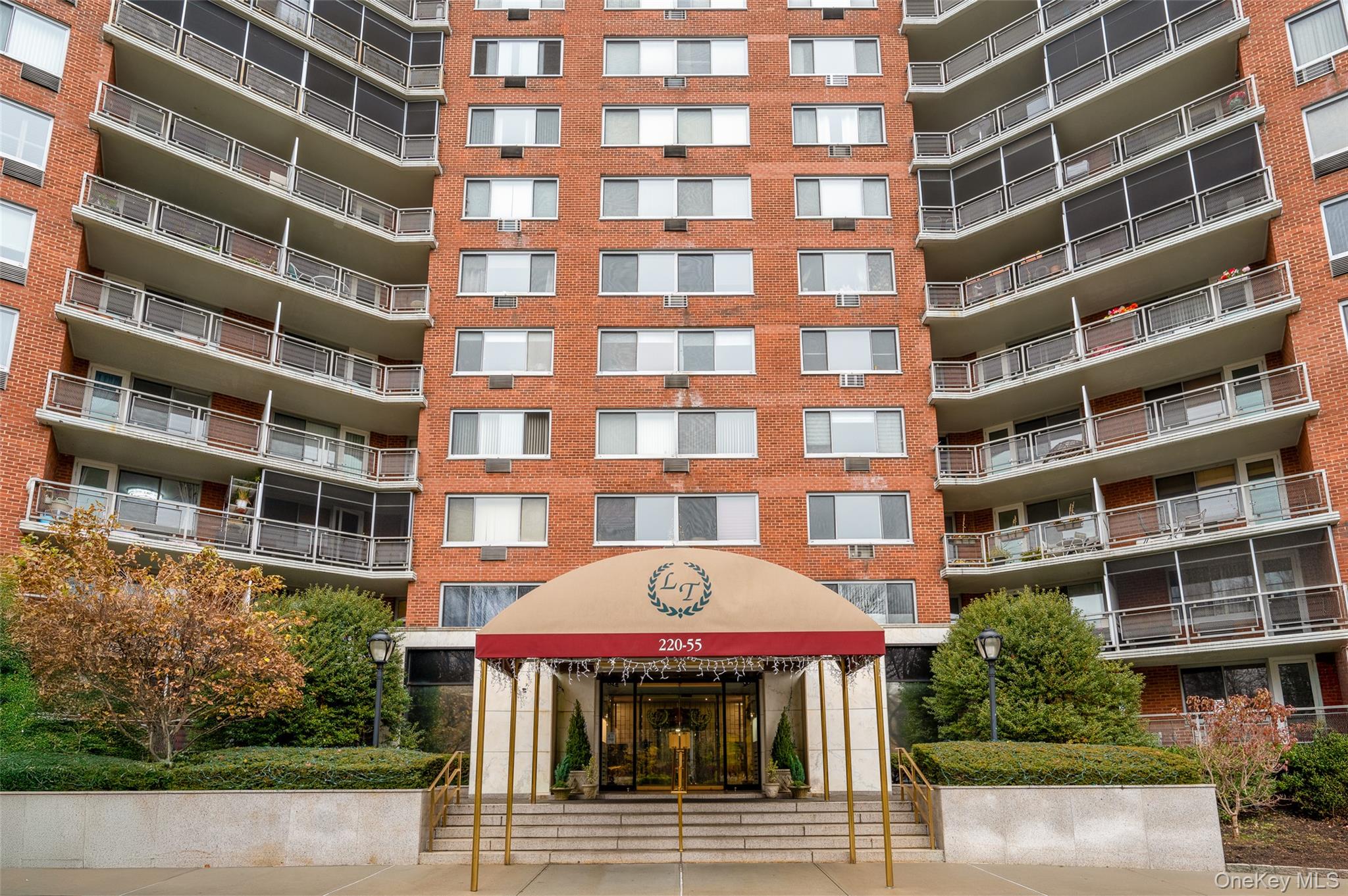 220-55 46 Avenue 5R