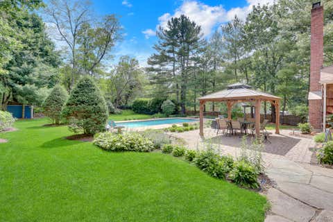 Photo of 31 Penelope Drive N, East Setauket, NY 11733 (MLS # 1007433)