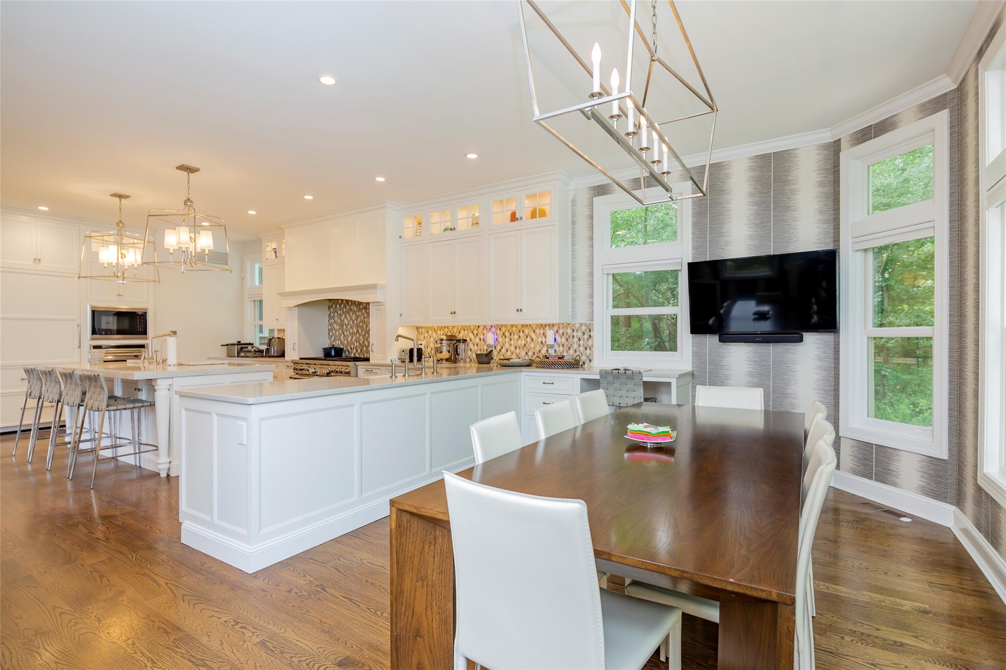 652 E Noyack Path, Water Mill, New York image 13