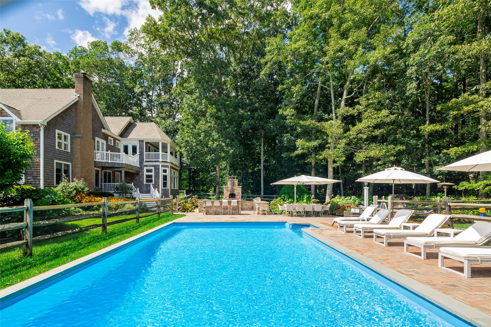 652 E Noyack Path, Water Mill, New York image 3