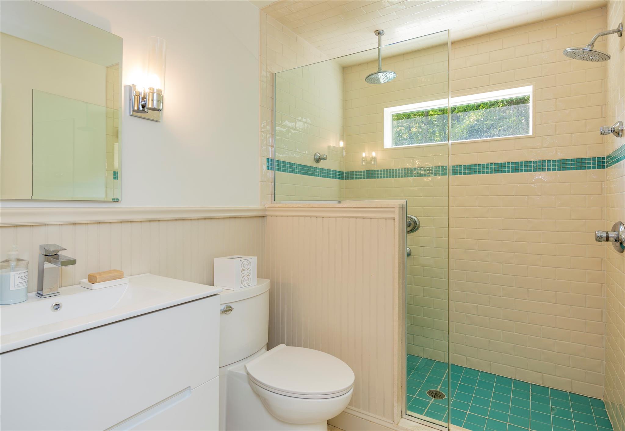 652 E Noyack Path, Water Mill, New York image 19