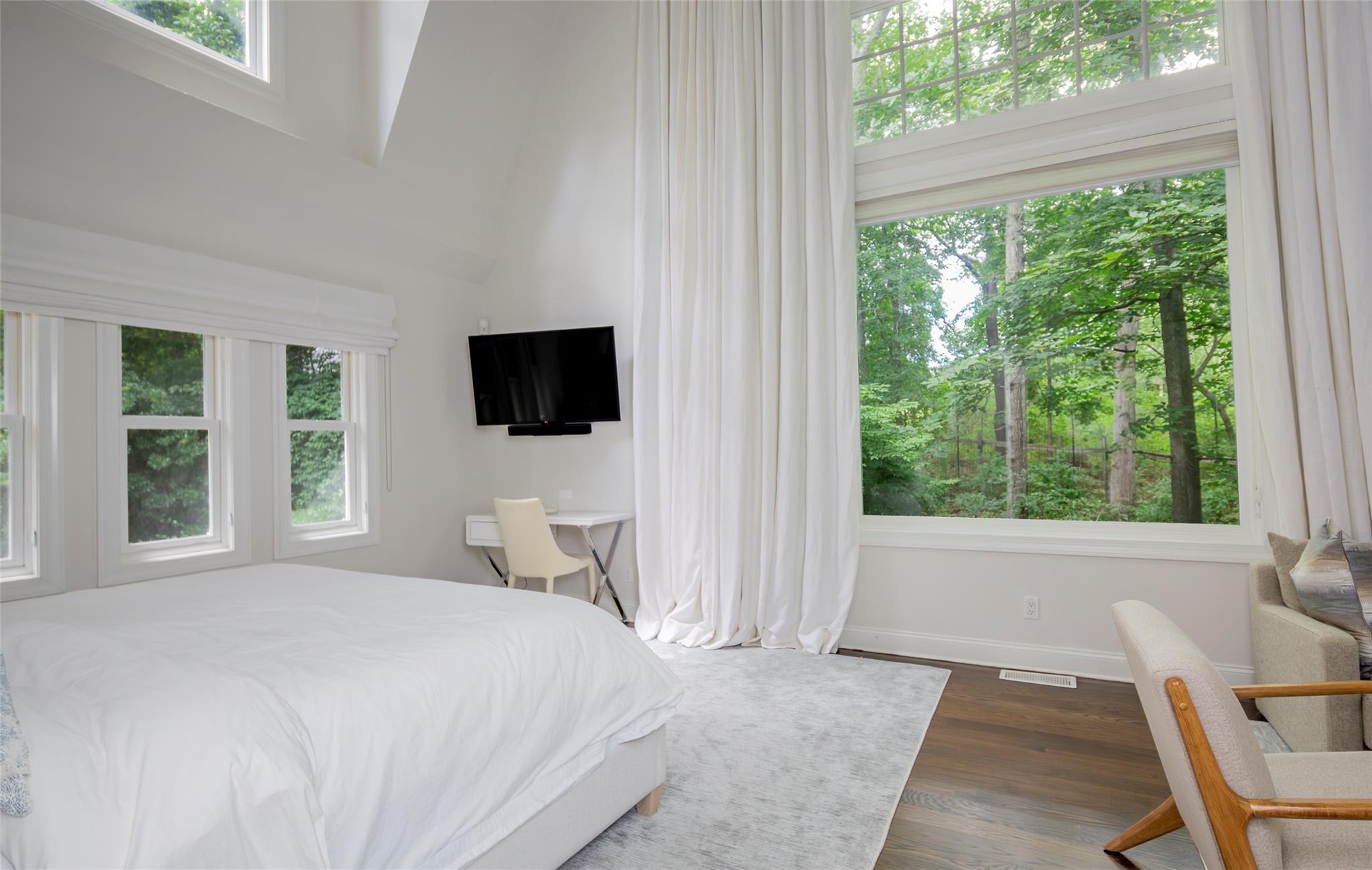 652 E Noyack Path, Water Mill, New York image 17