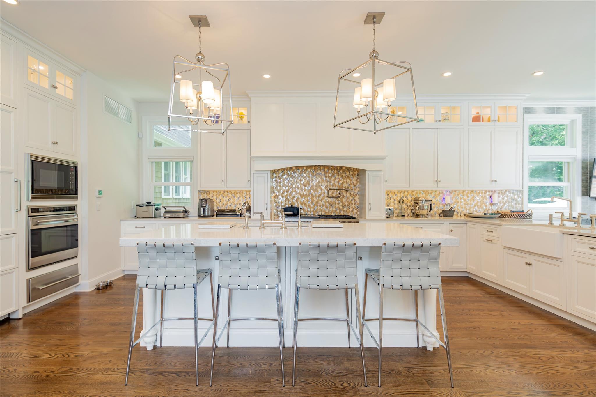 652 E Noyack Path, Water Mill, New York image 12