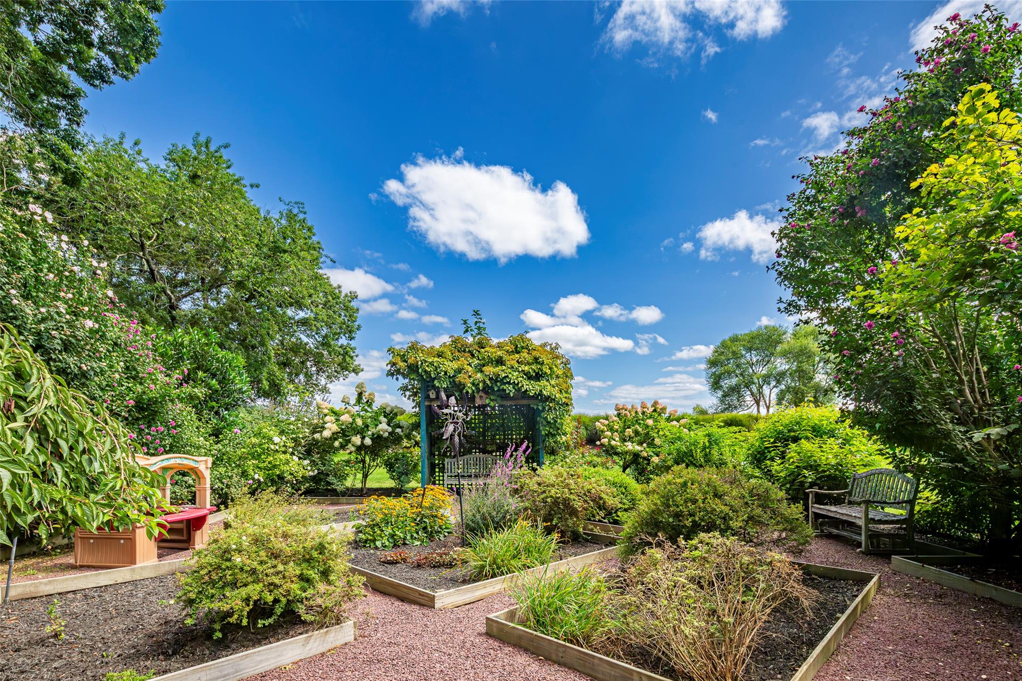 652 E Noyack Path, Water Mill, New York image 5