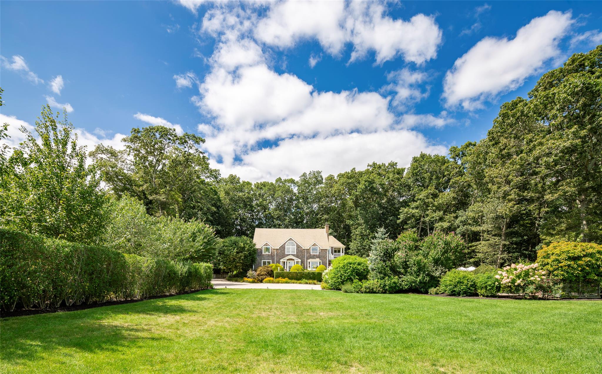 652 E Noyack Path, Water Mill, New York image 2