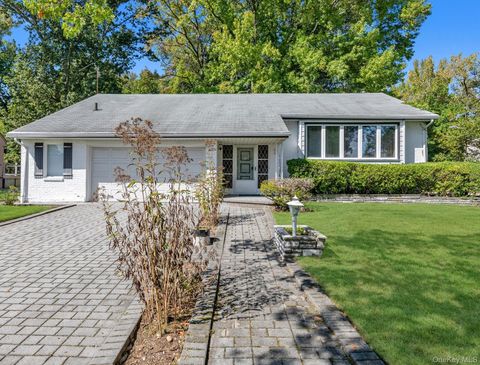 180 Dogwood Road Roslyn NY 11576