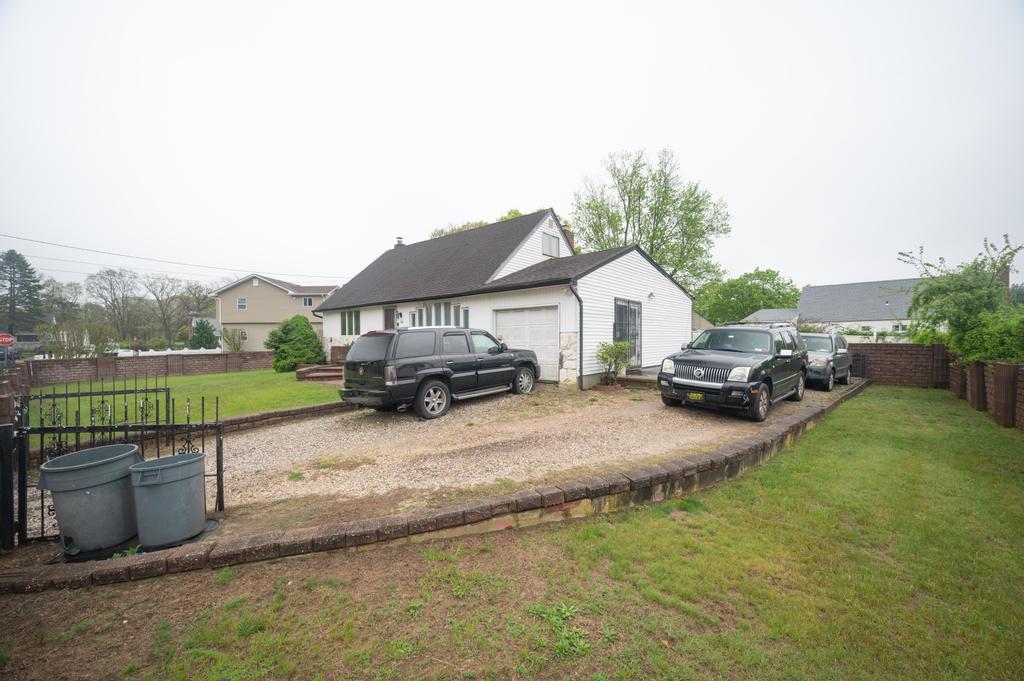 42 Ronald Drive N