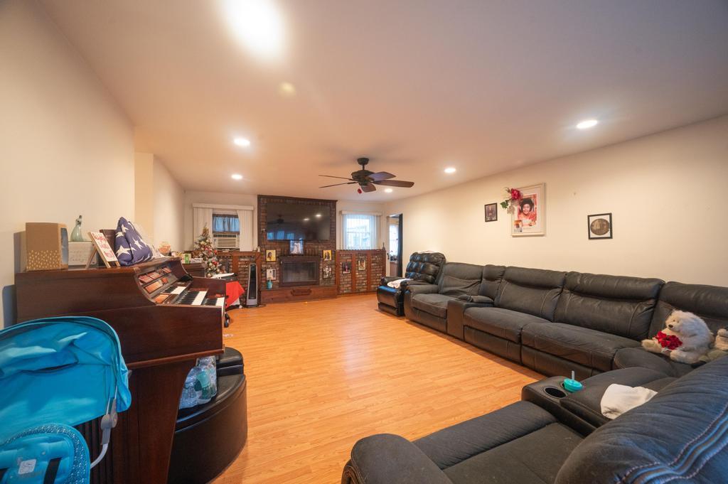 42 Ronald Drive, Amityville, New York image 7