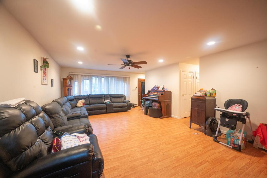 42 Ronald Drive, Amityville, New York image 9