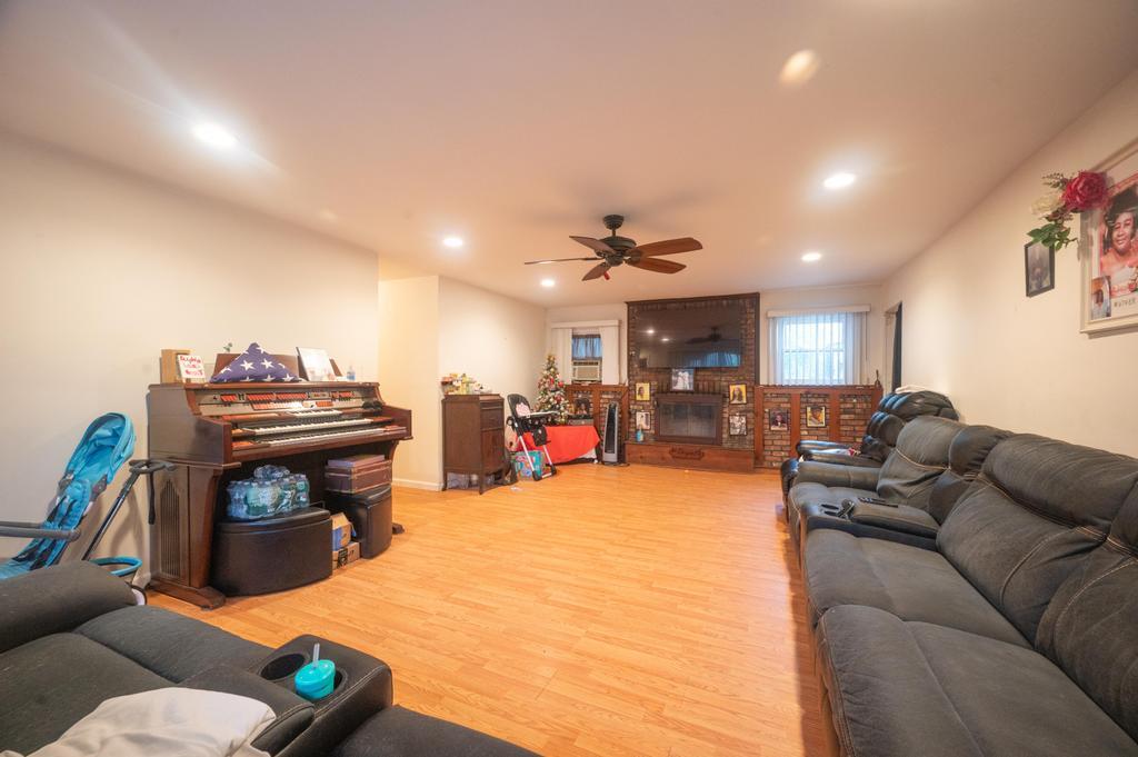42 Ronald Drive, Amityville, New York image 8