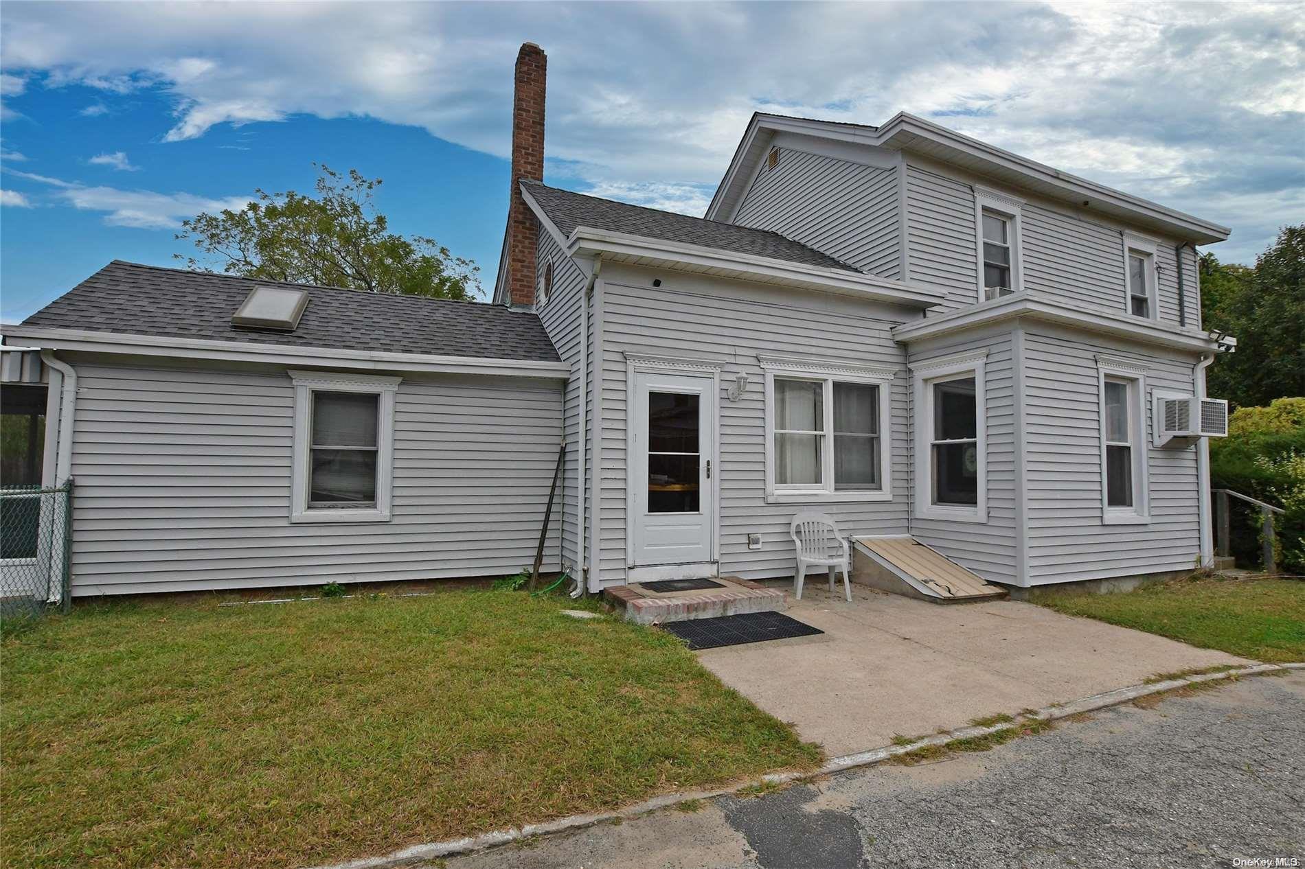 18 Lincoln Street, Riverhead, New York image 3