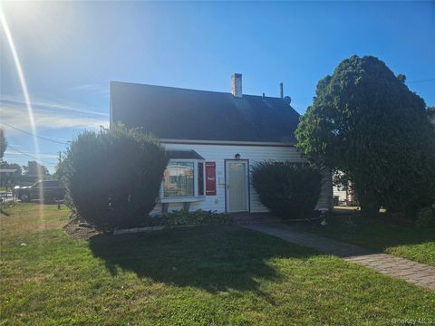 Photo of 544 Dryden Street, Westbury, NY 11590 (MLS # 926883)