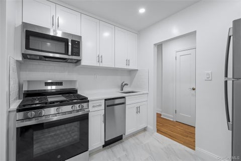 Homes For Sale - 6535 Yellowstone Boulevard #2F<br/> Forest Hills, NY 11375