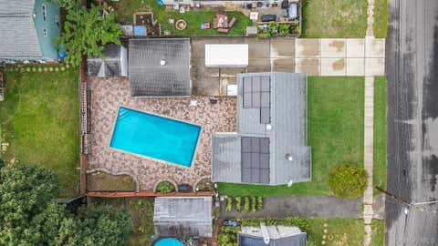 Apartment For Sale - 14 Garden Court<br/> Bay Shore, NY 11706
