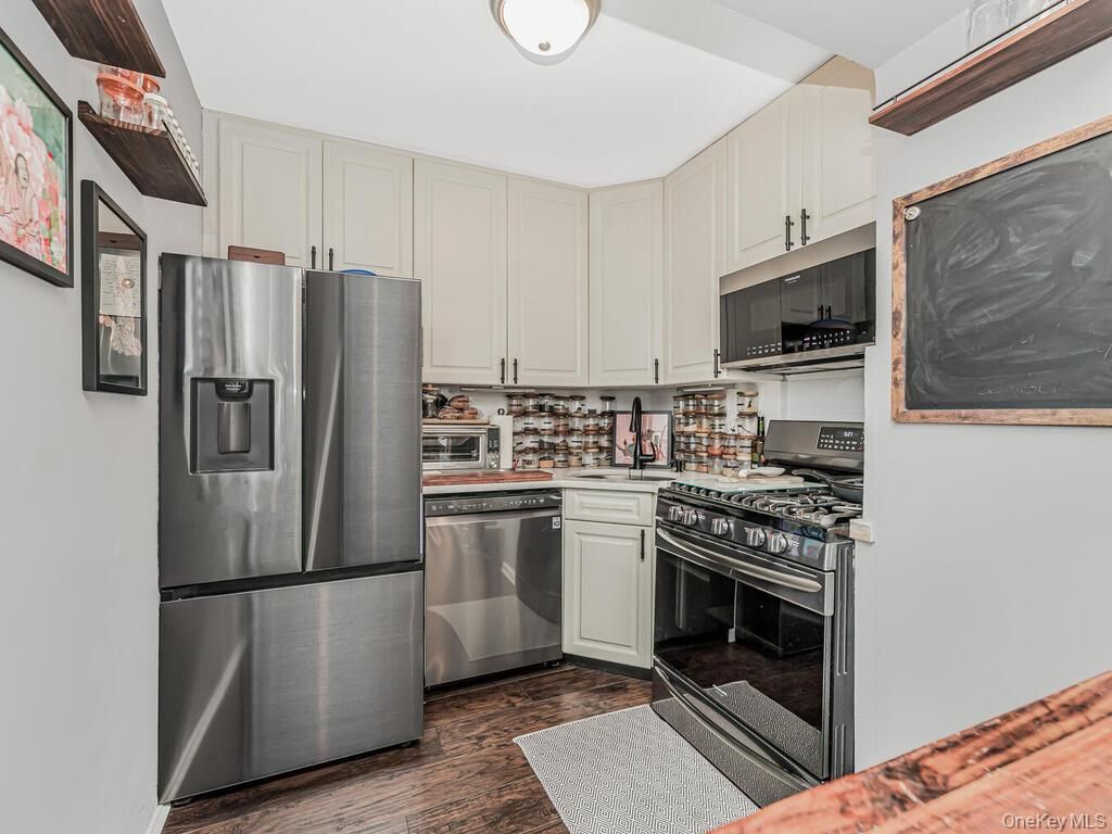 Photo of 5800 Arlington Avenue #16A, Bronx, NY 10471 (MLS # 965814)