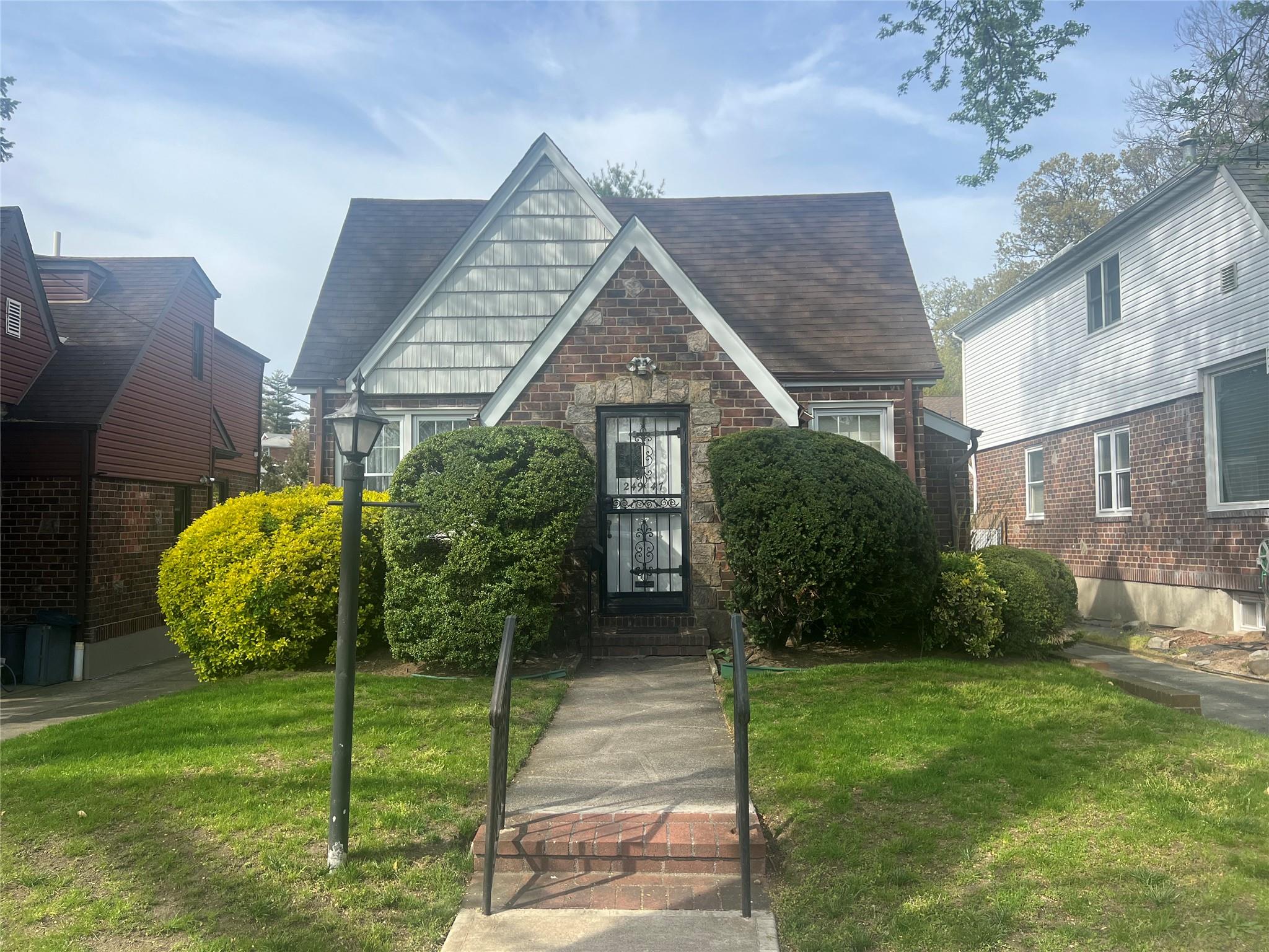 Property for Sale at Rushmore Terrace, Little Neck, Queens, NY - Bedrooms: 2 
Bathrooms: 2 
Rooms: 6  - $1,200,000