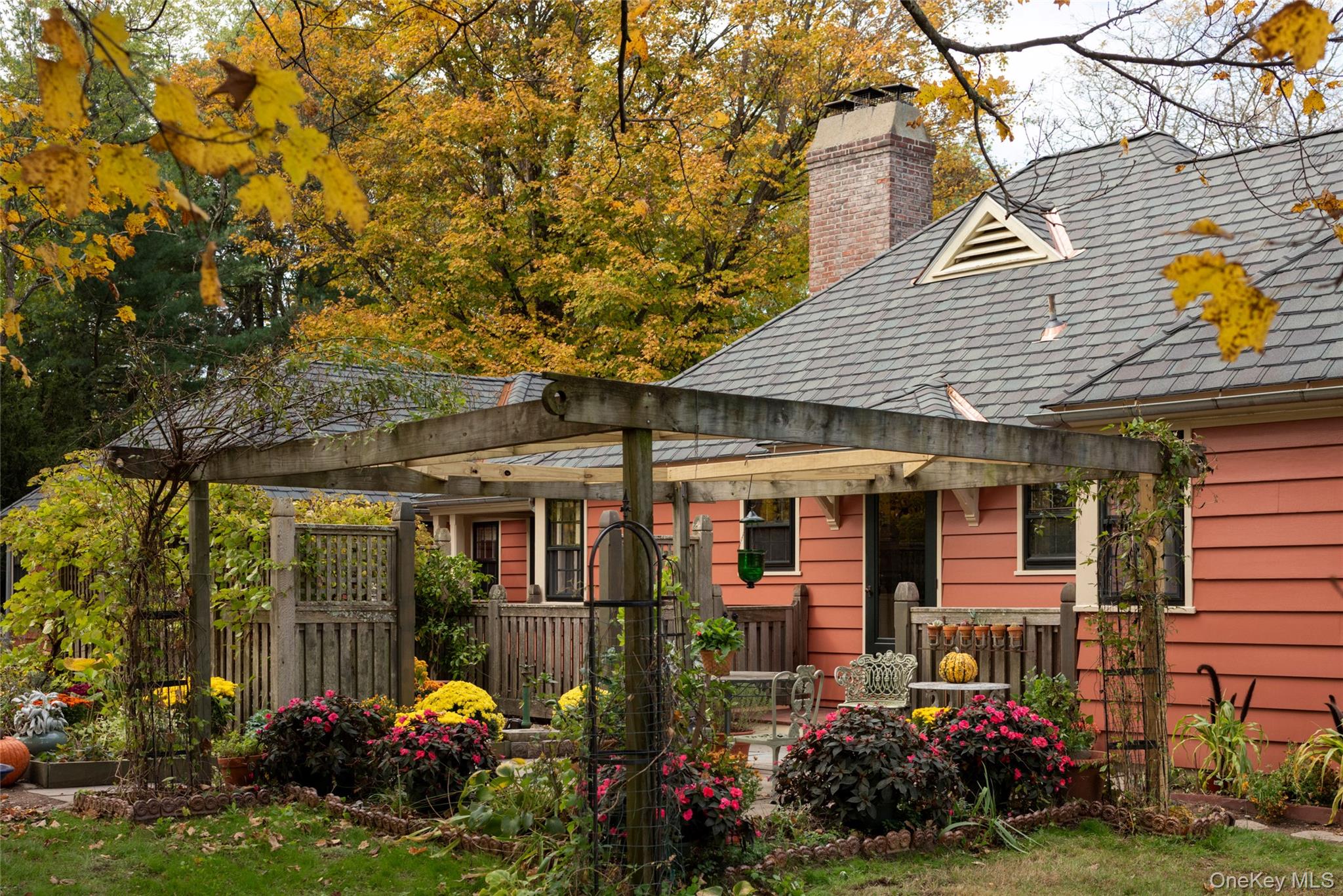 Germantown, New York 12526, United States, 4 Bedrooms Bedrooms, ,2 BathroomsBathrooms,Residential,Active,231006