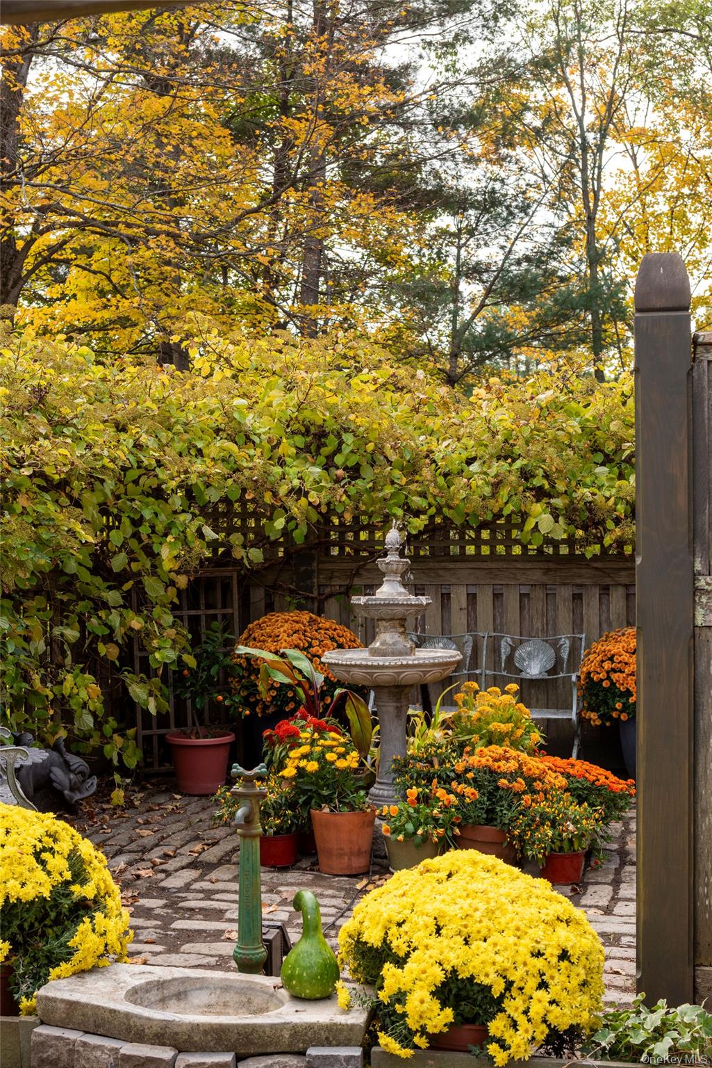 Germantown, New York 12526, United States, 4 Bedrooms Bedrooms, ,2 BathroomsBathrooms,Residential,Active,231006