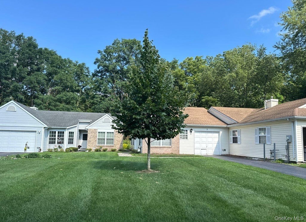 Photo of 6 Chipmunk Trail, Coram, NY 11727 (MLS # 1064532)