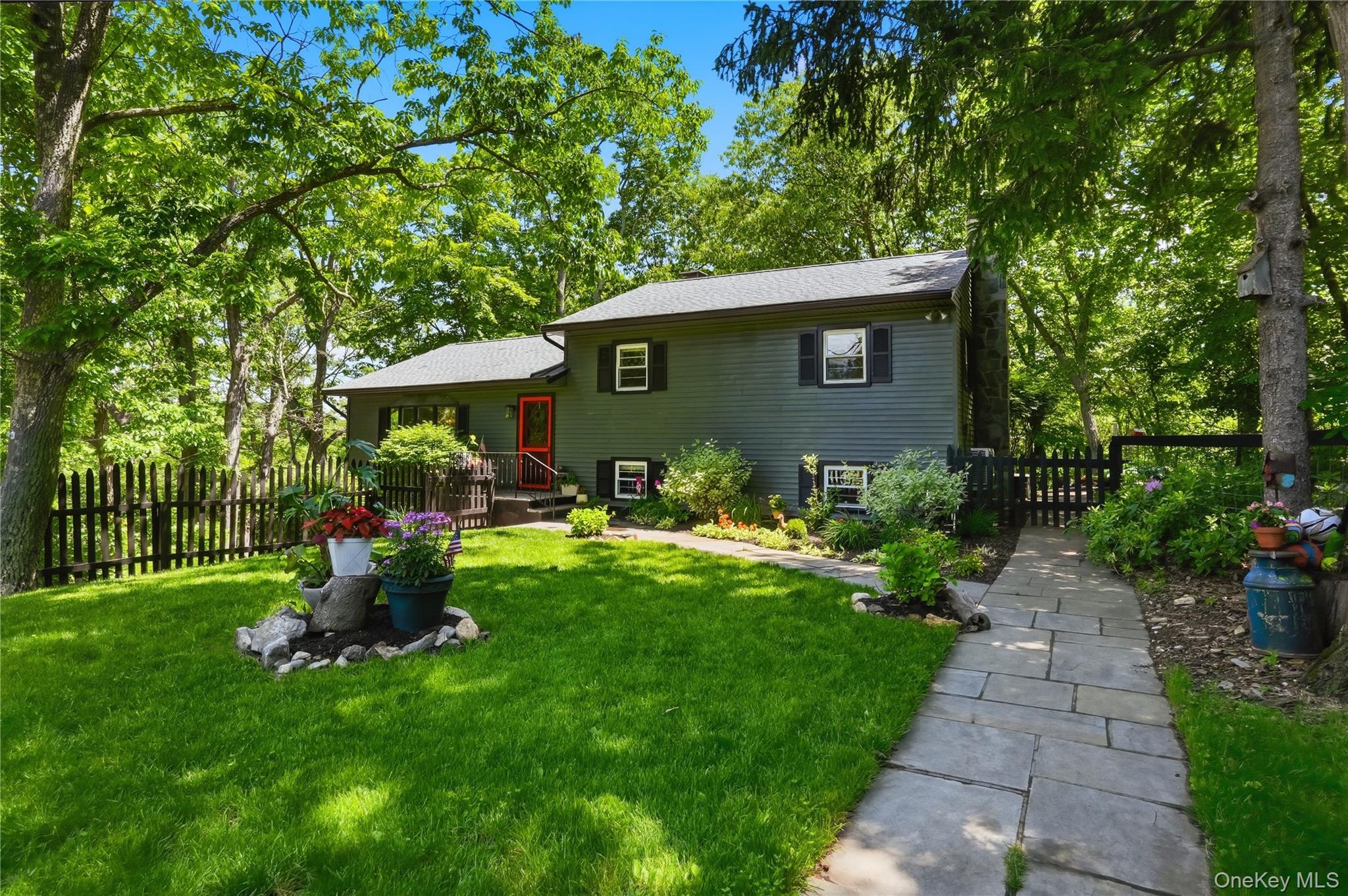 16 Howland Road