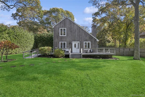 Photo of 4 Morris Court, Westhampton Beach, NY 11978 (MLS # 1028139)