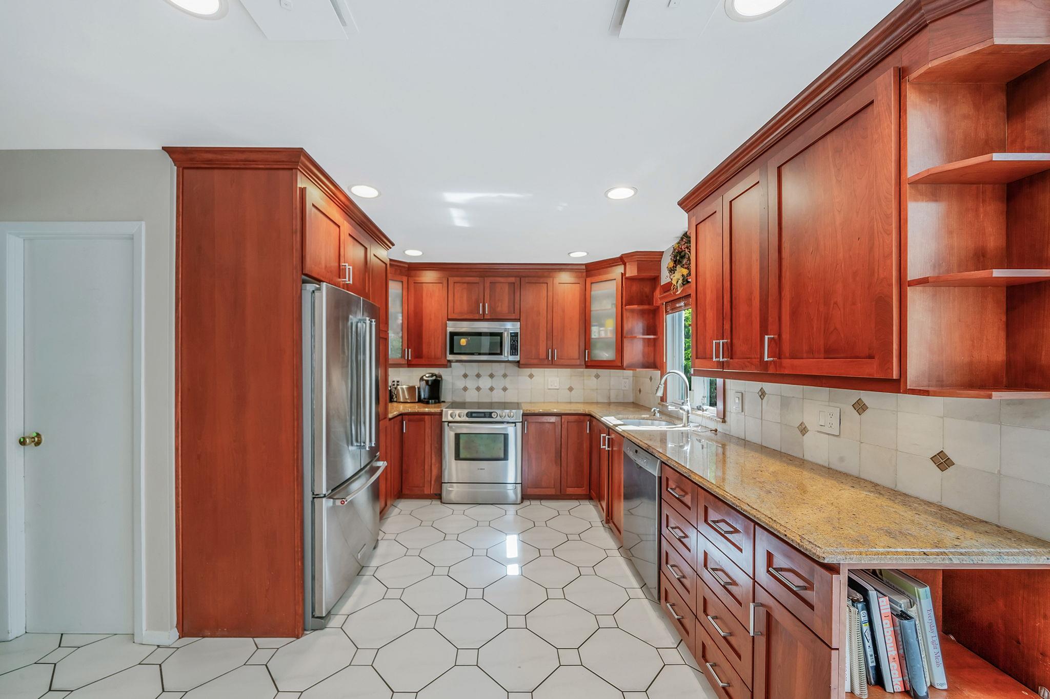 10 Patriot Court, Stony Brook, New York image 12