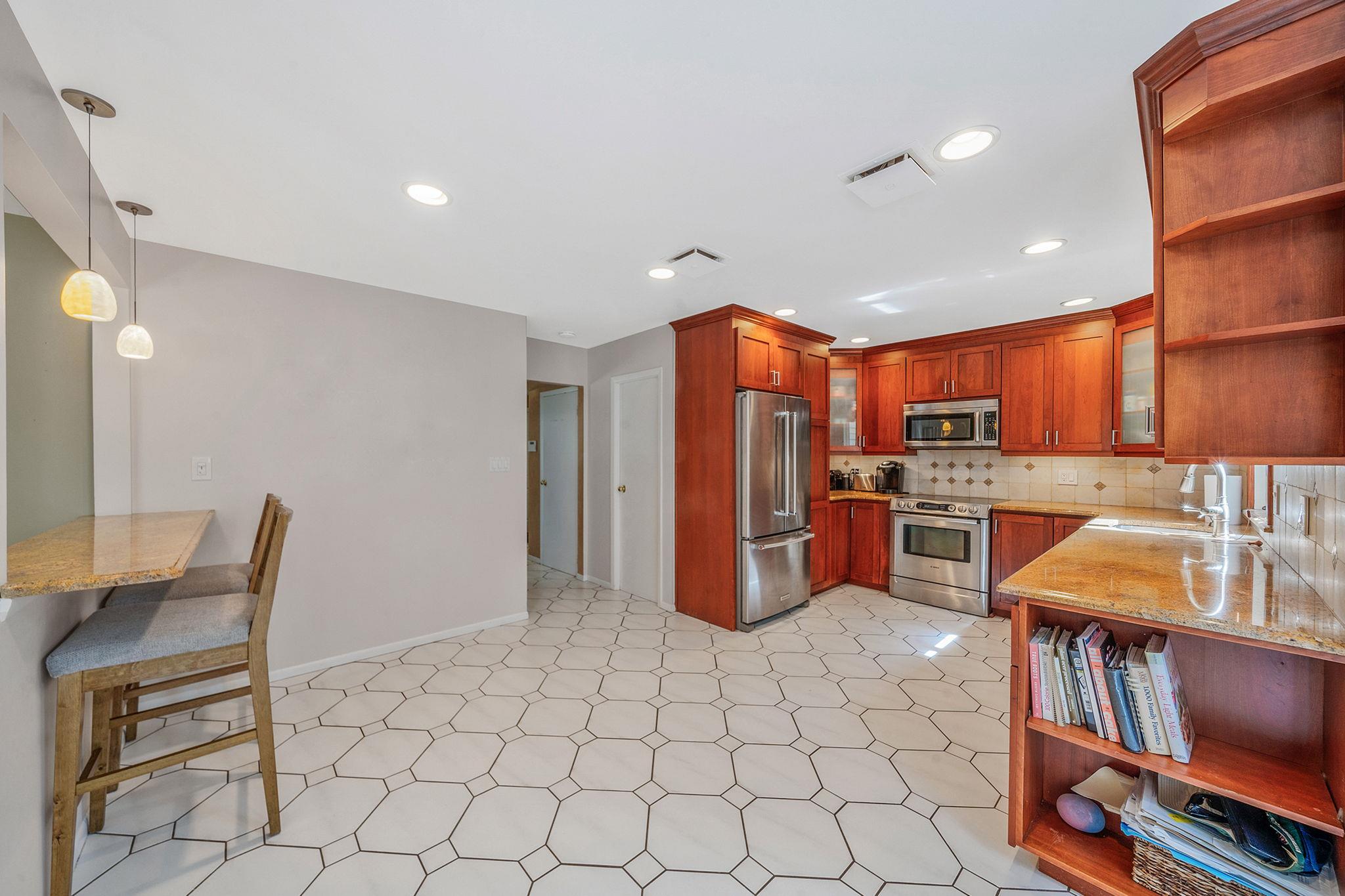 10 Patriot Court, Stony Brook, New York image 15