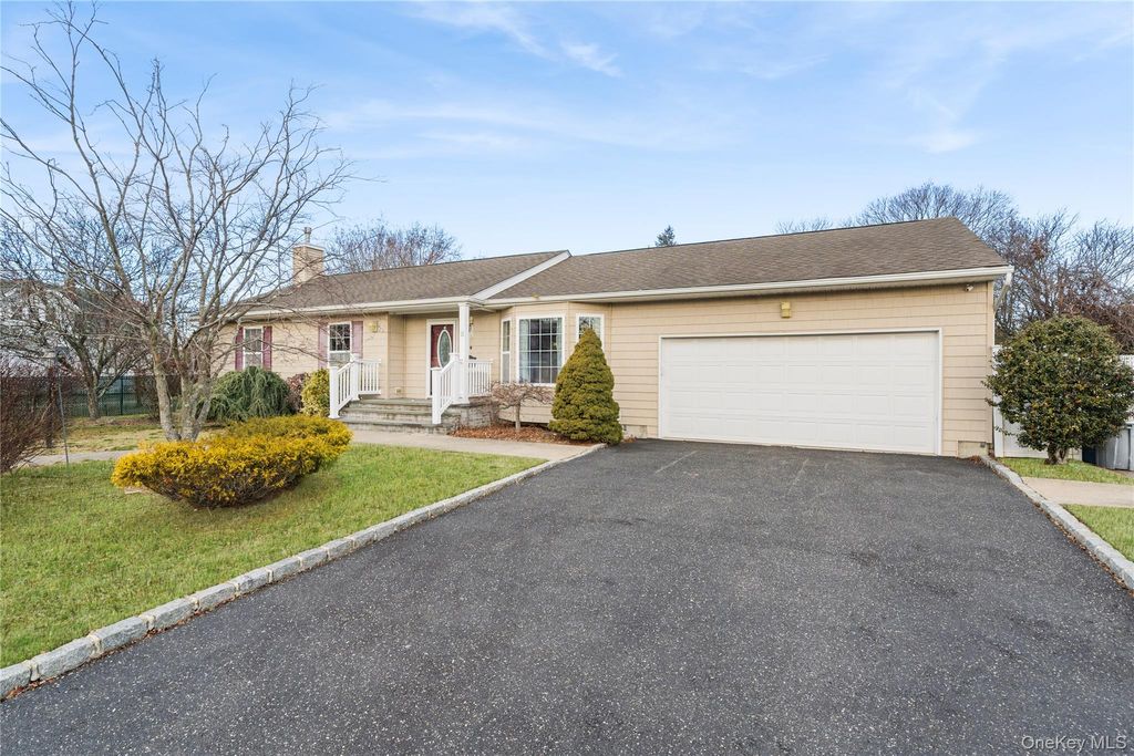 Photo of 28 2nd Avenue, Central Islip, NY 11722 (MLS # 951405)