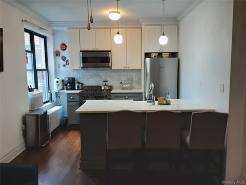 4222 KETCHAM Street F16 Elmhurst NY 11373