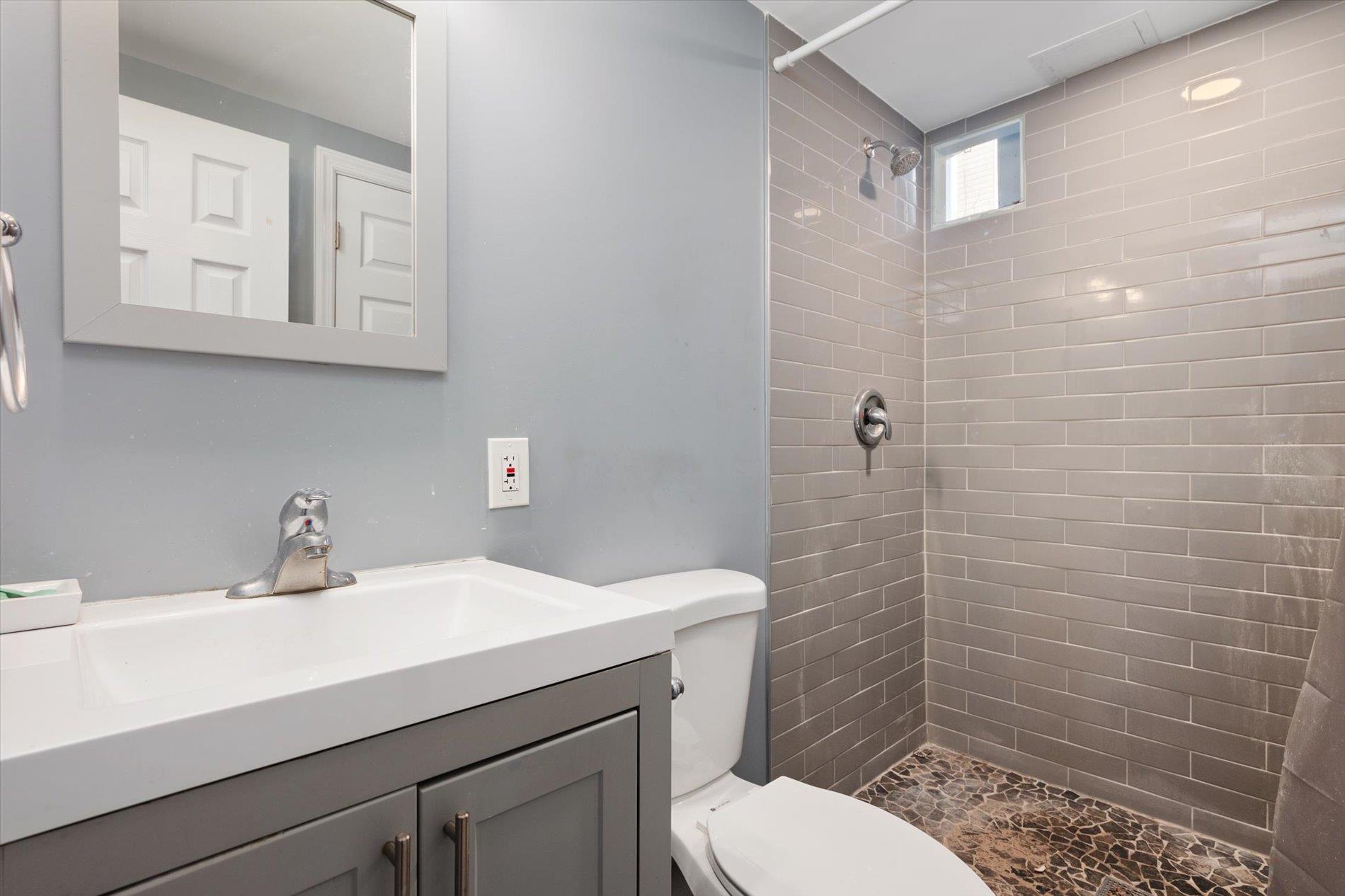 1040 Wellwood Avenue, West Babylon, New York image 23