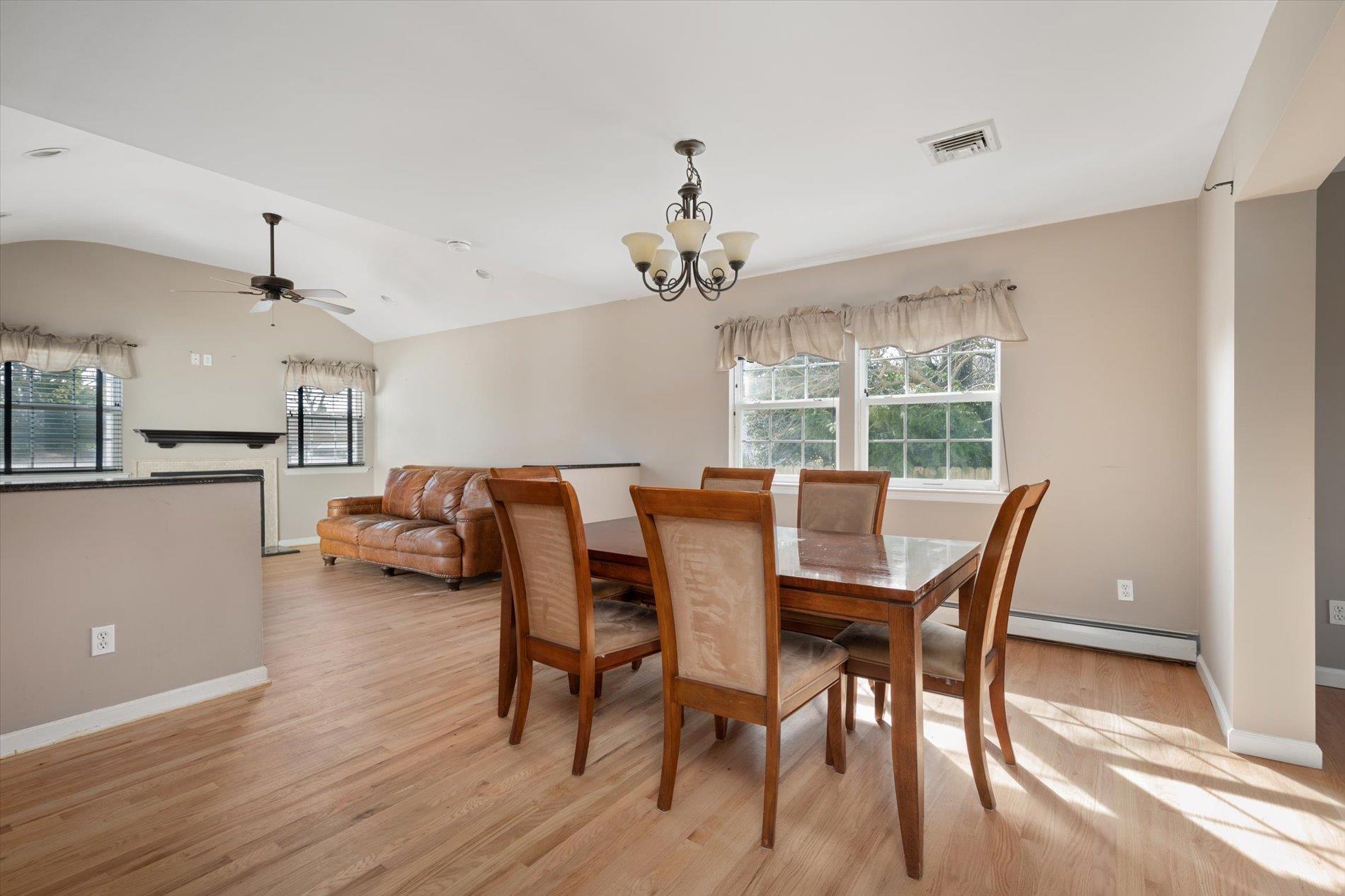 1040 Wellwood Avenue, West Babylon, New York image 10