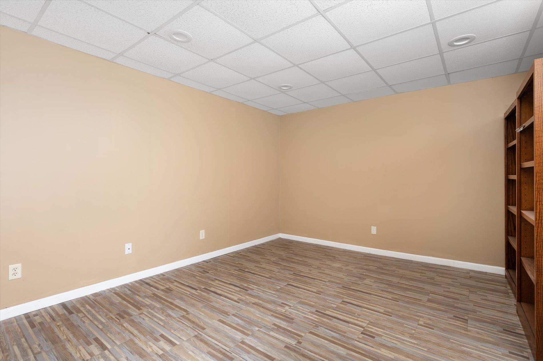 1040 Wellwood Avenue, West Babylon, New York image 27
